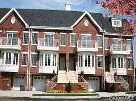 3-37B Park Cres in Queens, NY - Building Photo