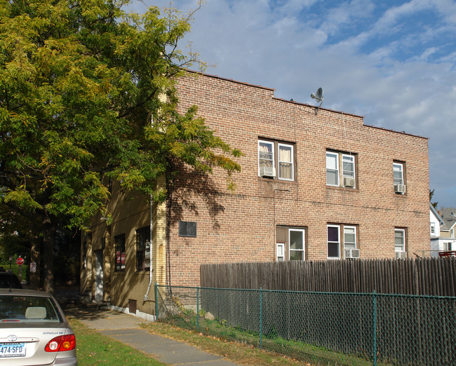 171 Rectory St in Port Chester, NY - Building Photo - Building Photo