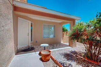 5801 Day Dreamer Rd NW in Albuquerque, NM - Building Photo - Building Photo