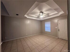 1511 Nassau St, Unit 3 in Edinburg, TX - Foto de edificio - Building Photo