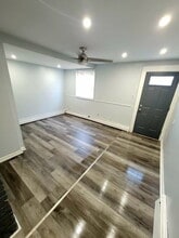 24 N 10th St in Darby, PA - Building Photo - Building Photo