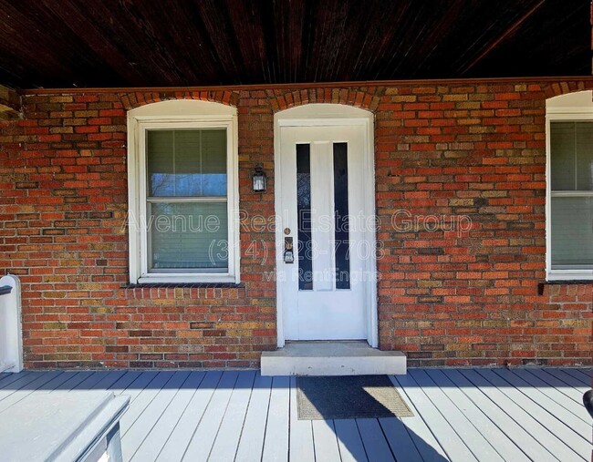 3717 Cambridge Ave in Maplewood, MO - Building Photo - Building Photo