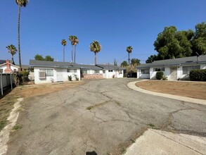 24414 Ironwood Ave in Moreno Valley, CA - Foto de edificio - Building Photo