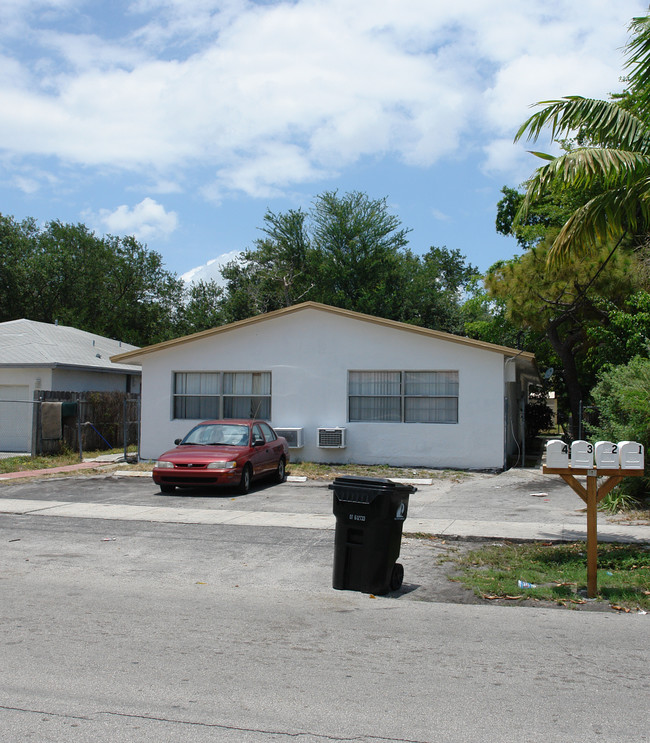 1135 NW 5th St in Fort Lauderdale, FL - Building Photo - Building Photo