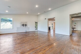 6255 Deloache Ave in Dallas, TX - Building Photo - Building Photo