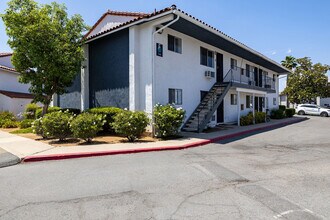 Terre at the Ranch in Ramona, CA - Foto de edificio - Building Photo