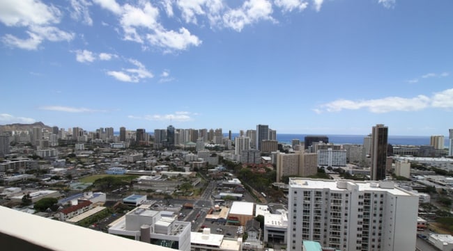 1212 Punahou St, Unit 3207
