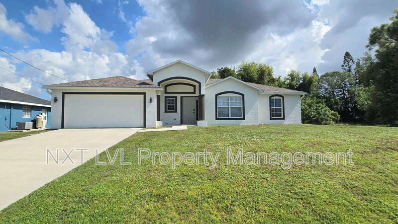 1231 NW 22nd Ave in Cape Coral, FL - Building Photo