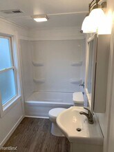 814 Broadway Ave NW in Grand Rapids, MI - Building Photo - Building Photo