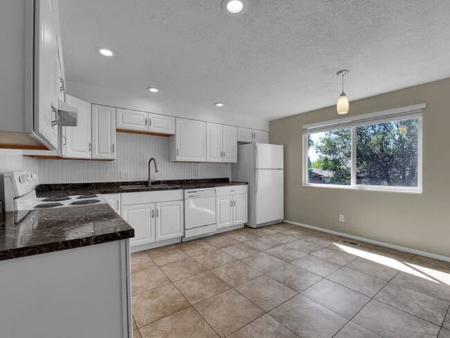 2799 W 5500 S in Roy, UT - Building Photo - Building Photo