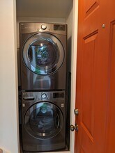 2521 NE 125th St, Unit 2521 NE 125TH ST in Seattle, WA - Foto de edificio - Building Photo