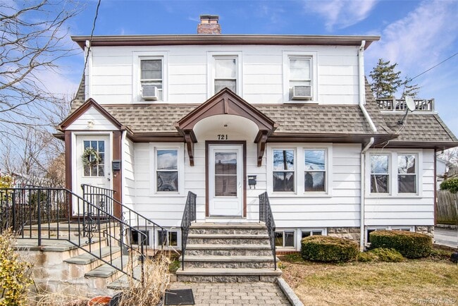 property at 721 River St