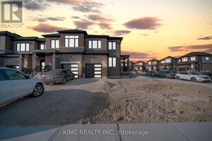 127 Blacksmith Dr in Breslau, ON - Building Photo