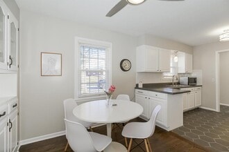 407 SW Stratford Rd in Lee's Summit, MO - Building Photo - Building Photo