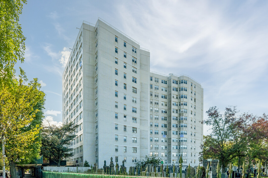 Sutton House Apartments in Brooklyn, NY - Building Photo