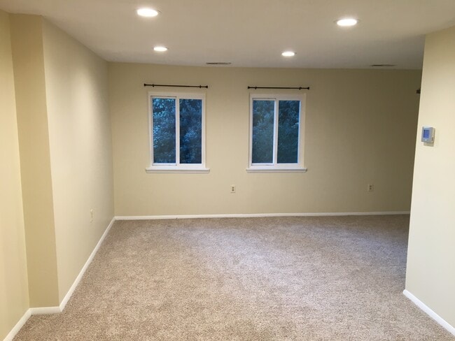 1804 Snow Meadow Ln, Unit 201 in Baltimore, MD - Building Photo - Building Photo