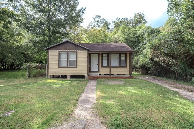 property at 3051 W Crockett St