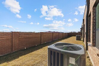 2065 Layla Dr in Waxahachie, TX - Building Photo - Building Photo