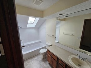 763 Karlson Dr in Mansfield, OH - Foto de edificio - Building Photo