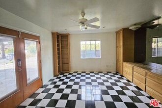 302 N Griffith Park Dr in Burbank, CA - Building Photo - Building Photo