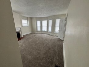 142 N Broad St in Grove City, PA - Building Photo - Building Photo