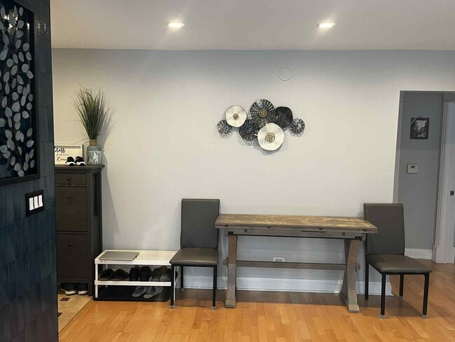 1354 E Washington St in Des Plaines, IL - Building Photo - Building Photo