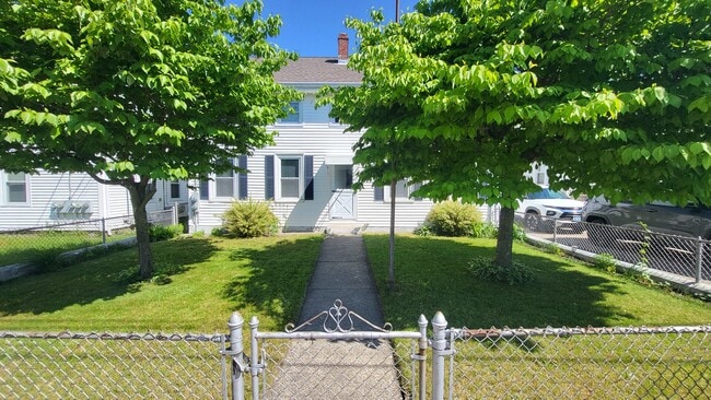 9 Maple St, Unit 9 Maple Street Fl 2