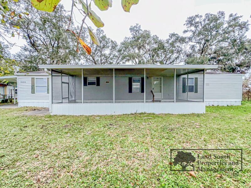 3223 Manor Dr in Lakeland, FL - Building Photo