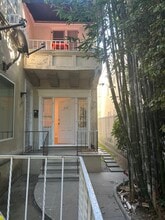 850 S Kenmore Ave, Unit 850 in Los Angeles, CA - Foto de edificio - Building Photo