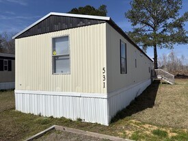 531 Canterbury Ct in Timmonsville, SC - Building Photo