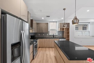 6066 Pickford St in Los Angeles, CA - Building Photo - Building Photo