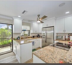 4803 SW Santa Barbara Ct in Cape Coral, FL - Foto de edificio - Building Photo