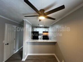 5850 Century Oaks Dr in Fayetteville, NC - Building Photo - Building Photo