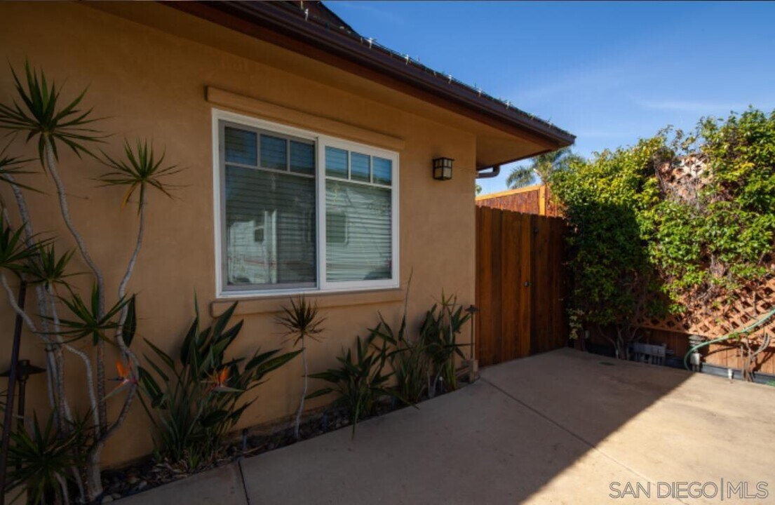 1060 Aloha Dr in Encinitas, CA - Building Photo