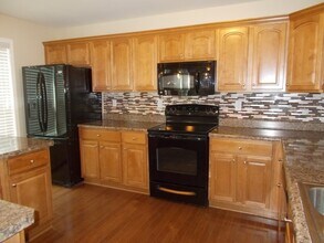147 Collenton Ln in Mooresville, NC - Foto de edificio - Building Photo
