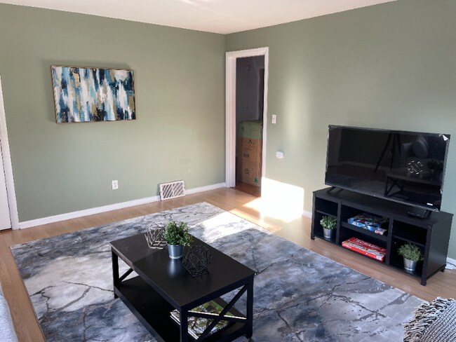 116 5th St-Unit -Apt 2 in Auburn, ME - Building Photo - Building Photo