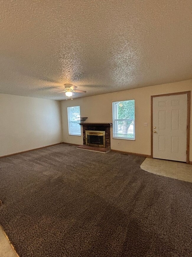 825 San Antonio Pl in Colorado Springs, CO - Building Photo - Building Photo