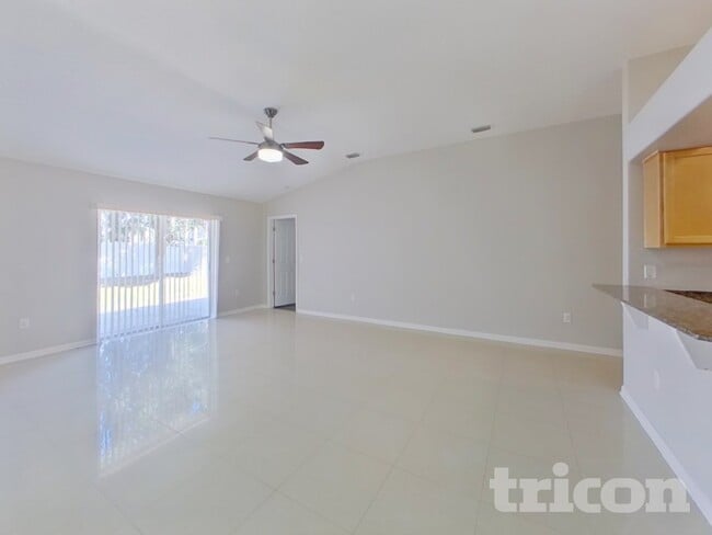 31017 Stone Arch Ave in Wesley Chapel, FL - Building Photo - Building Photo