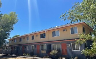 3110 W St in Sacramento, CA - Building Photo