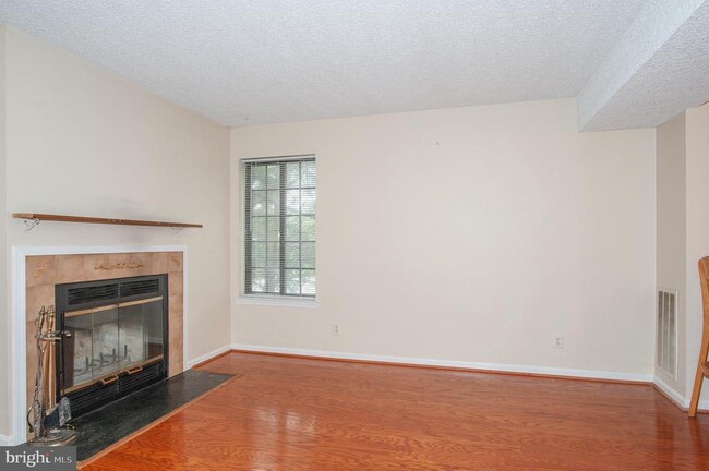 6009 Curtier Dr in Alexandria, VA - Building Photo - Building Photo