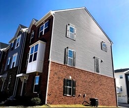 11407 Willow Green Cir in Manassas, VA - Building Photo - Building Photo