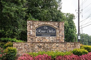 4248 River Green Dr NW in Atlanta, GA - Building Photo