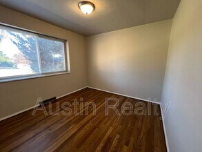 9111 Olive Blvd in St. Louis, MO - Building Photo - Building Photo