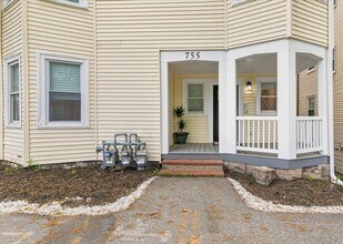 755 Boylston St, Unit 1 in Brookline, MA - Building Photo - Building Photo