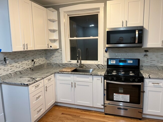 6134 N Campbell Ave, Unit 3