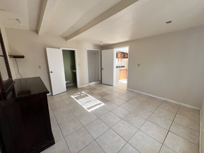 1219 El Camino Rd, Unit Apartment