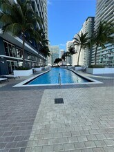 60 SW 13th St, Unit 2807 in Miami, FL - Building Photo - Building Photo