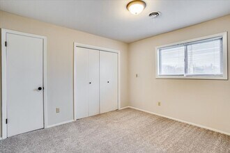 3103 E Funston St in Wichita, KS - Foto de edificio - Building Photo