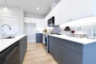 925 N Elm Ave in Pasco, WA - Building Photo - Building Photo