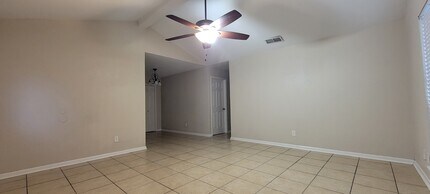 5244 Larcade Dr in Corpus Christi, TX - Building Photo - Building Photo